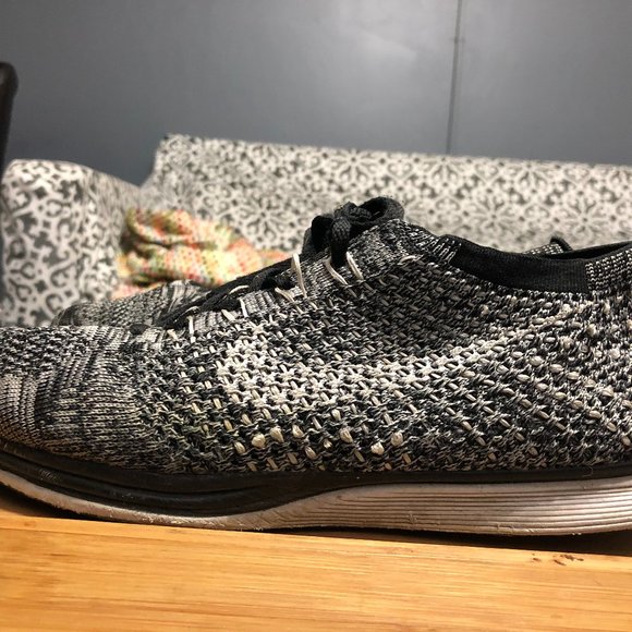 nike flyknit oreo